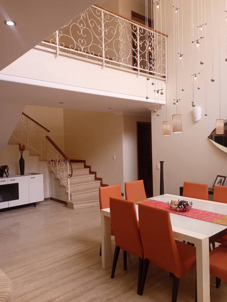 Будинок, 4306 м², 360 000$ — FAKTOR